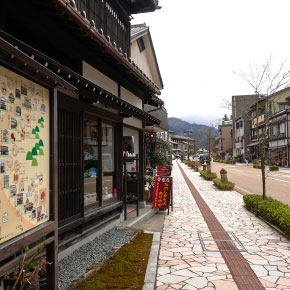A main street in Yamanaka Onsen, it contains craft shops and atelier, café and some eatery